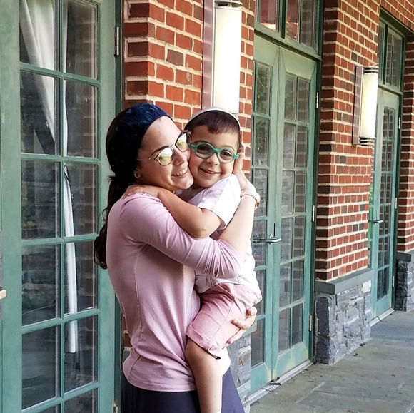 Meet your Posher, Sylvia - Picture 3 of 4